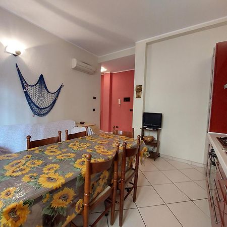 Apartamento 50 Metri Dal Mare - Free Parking E A/C Pietra Ligure Exterior foto