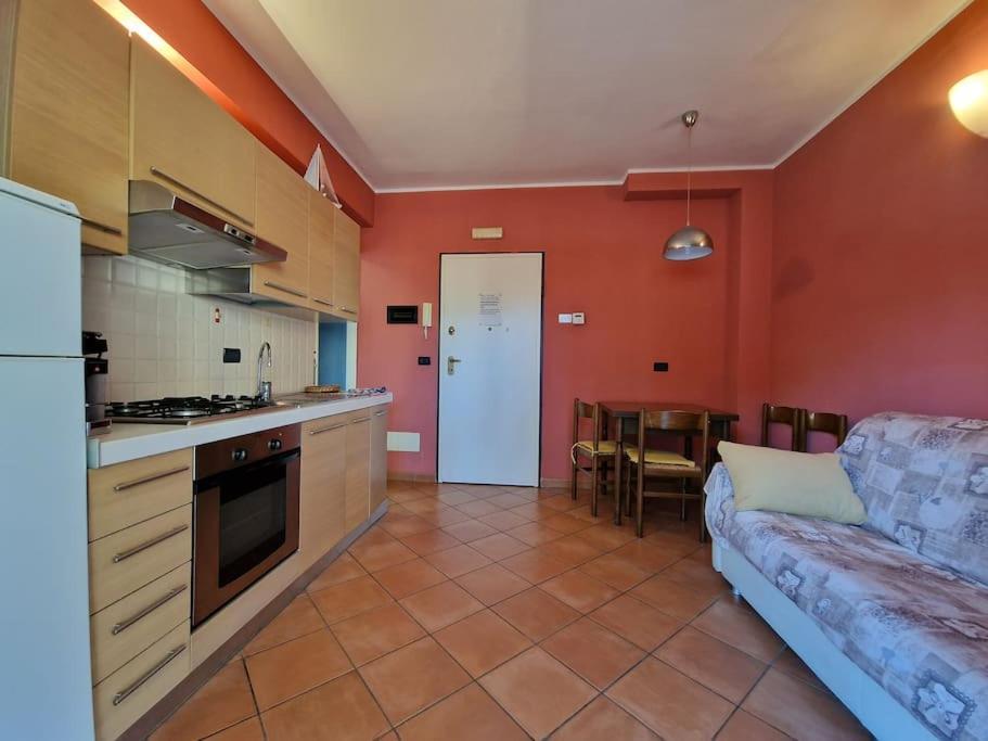 Apartamento 50 Metri Dal Mare - Free Parking E A/C Pietra Ligure Exterior foto