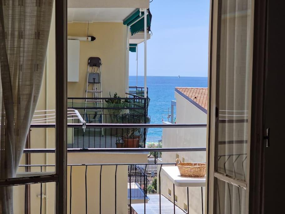 Apartamento 50 Metri Dal Mare - Free Parking E A/C Pietra Ligure Exterior foto