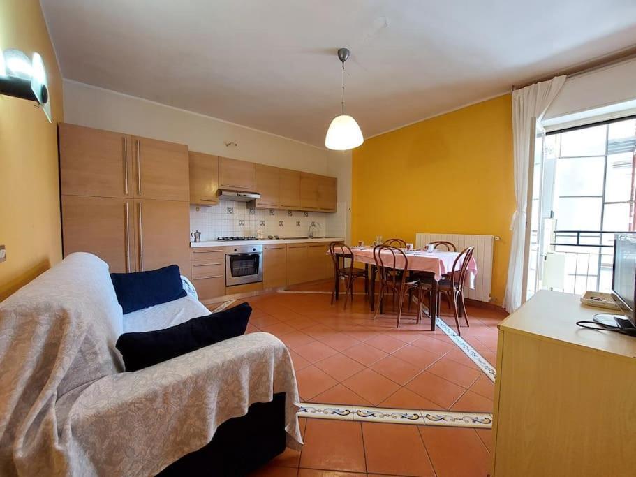 Apartamento 50 Metri Dal Mare - Free Parking E A/C Pietra Ligure Exterior foto