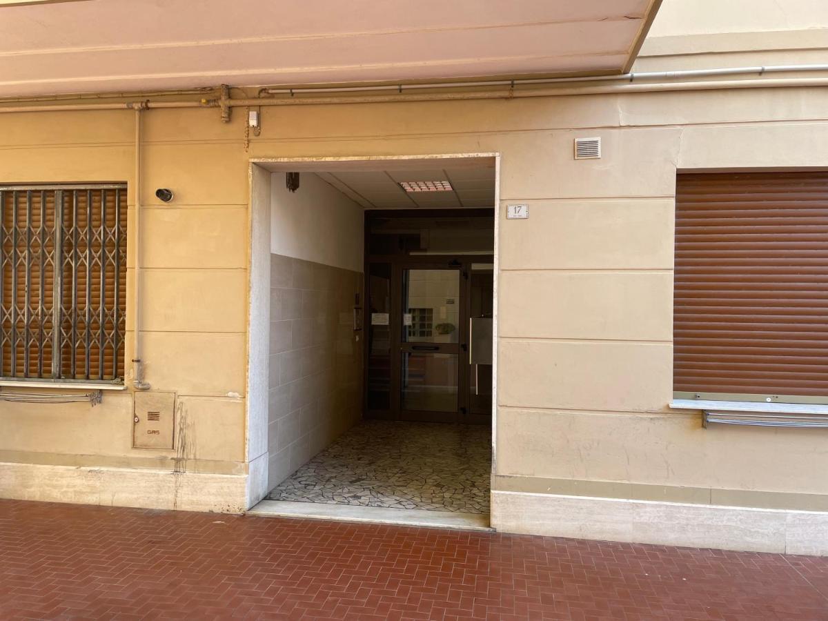 Apartamento 50 Metri Dal Mare - Free Parking E A/C Pietra Ligure Exterior foto