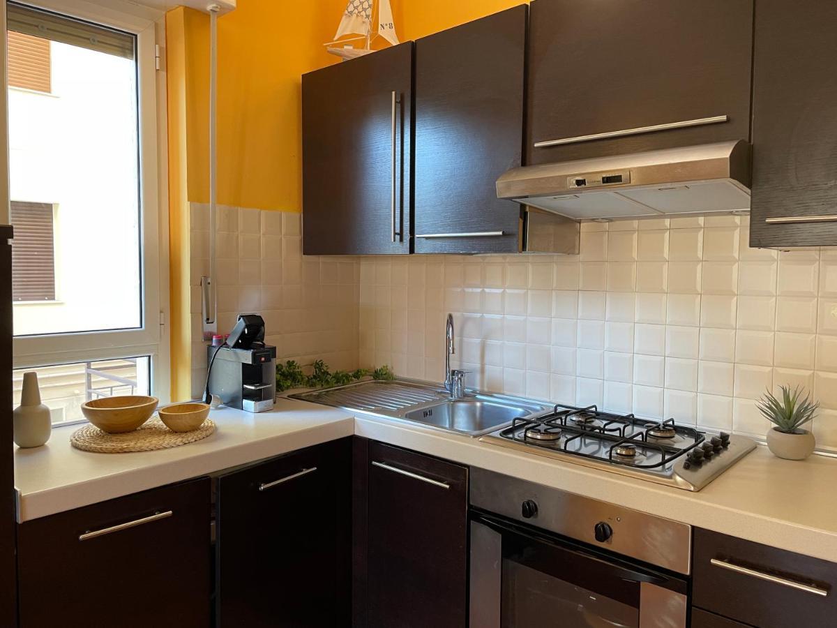 Apartamento 50 Metri Dal Mare - Free Parking E A/C Pietra Ligure Exterior foto