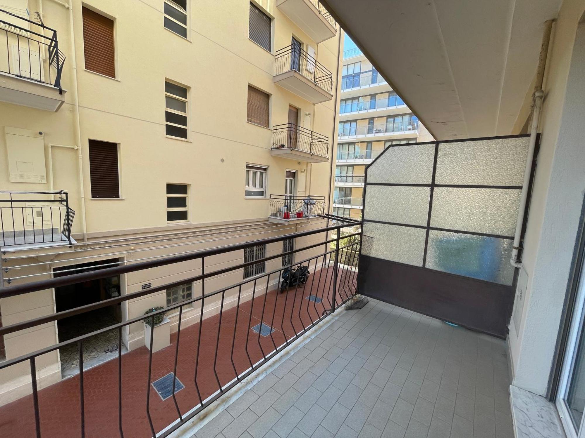Apartamento 50 Metri Dal Mare - Free Parking E A/C Pietra Ligure Habitación foto
