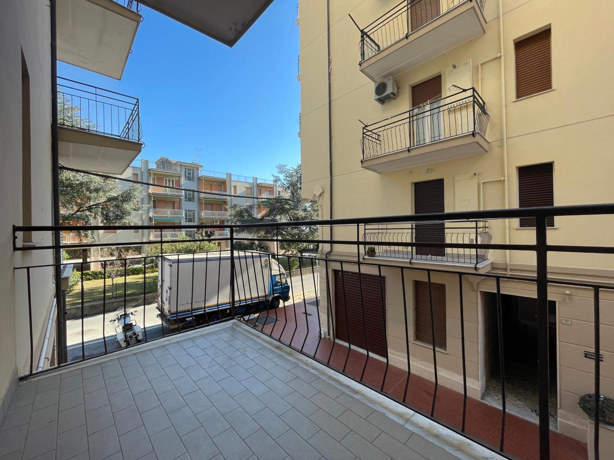 Apartamento 50 Metri Dal Mare - Free Parking E A/C Pietra Ligure Exterior foto