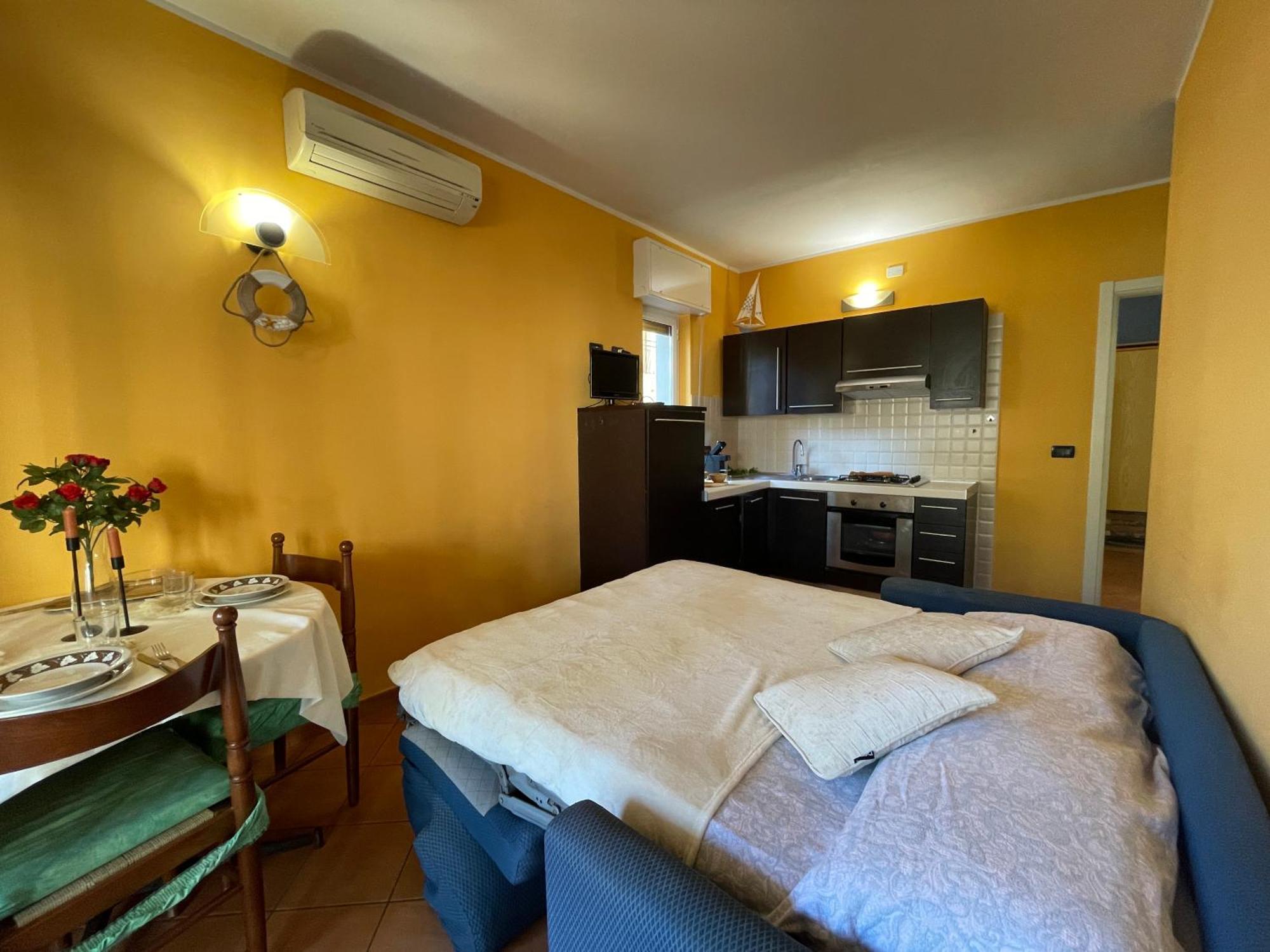 Apartamento 50 Metri Dal Mare - Free Parking E A/C Pietra Ligure Exterior foto