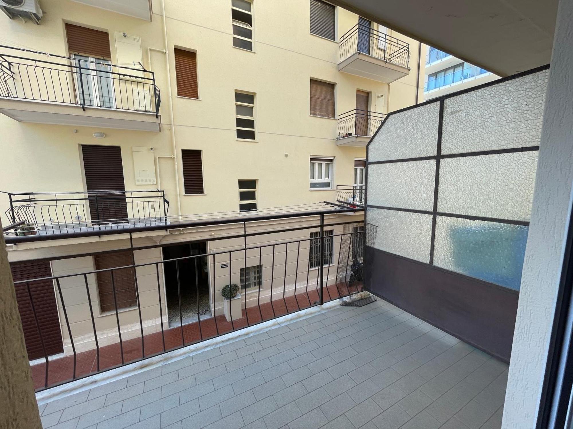 Apartamento 50 Metri Dal Mare - Free Parking E A/C Pietra Ligure Habitación foto