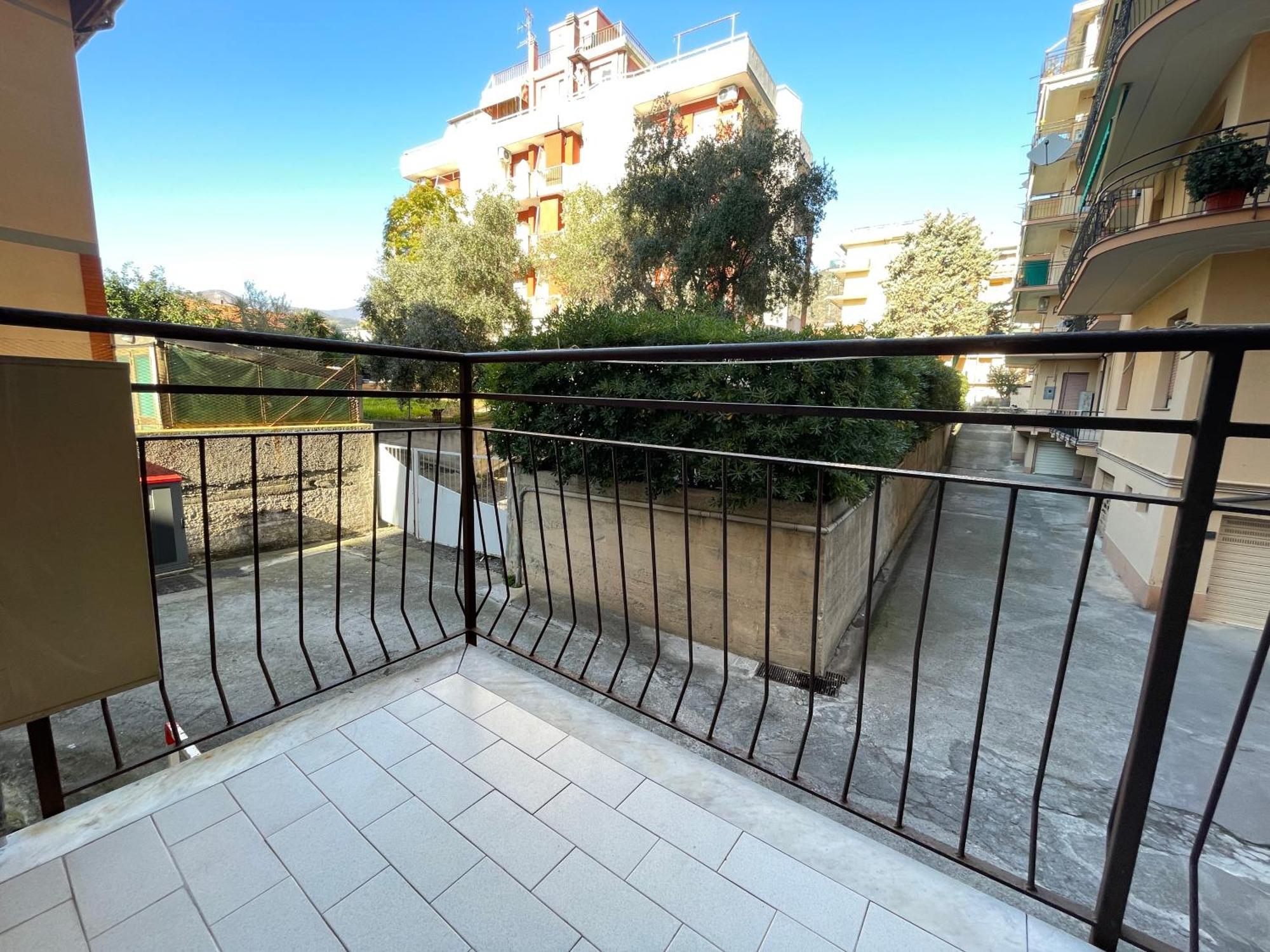 Apartamento 50 Metri Dal Mare - Free Parking E A/C Pietra Ligure Exterior foto