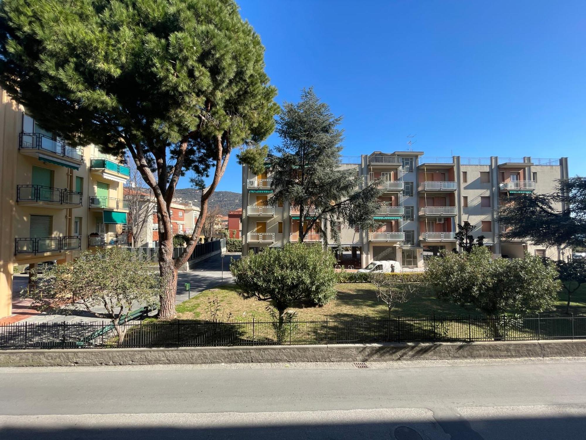 Apartamento 50 Metri Dal Mare - Free Parking E A/C Pietra Ligure Habitación foto