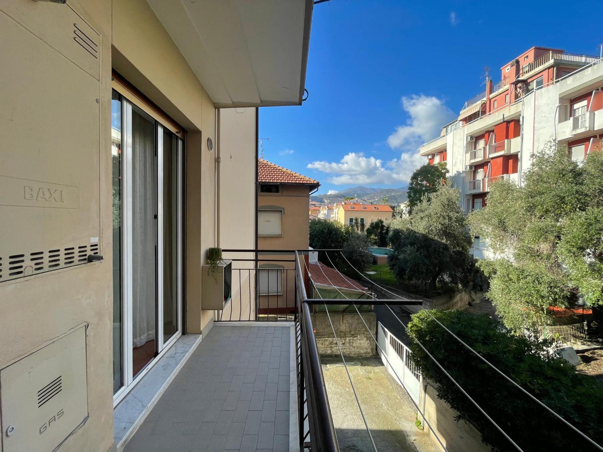 Apartamento 50 Metri Dal Mare - Free Parking E A/C Pietra Ligure Habitación foto